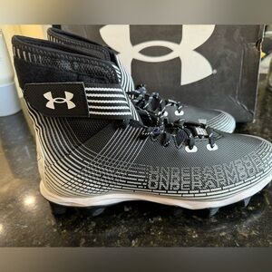 NEW Size 13 Under Armour Highlight Franchise Men’s Football Cleat